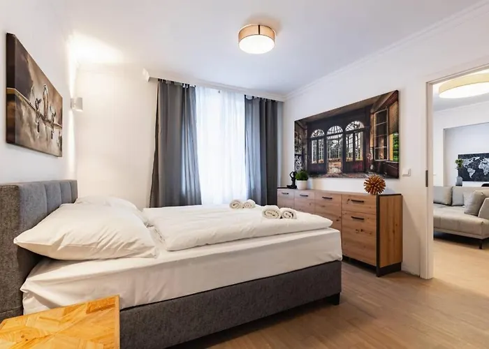 Chic One-bedroom With King-size Bed, Nestled In Vienna's Vibrant Heart דירה וינה